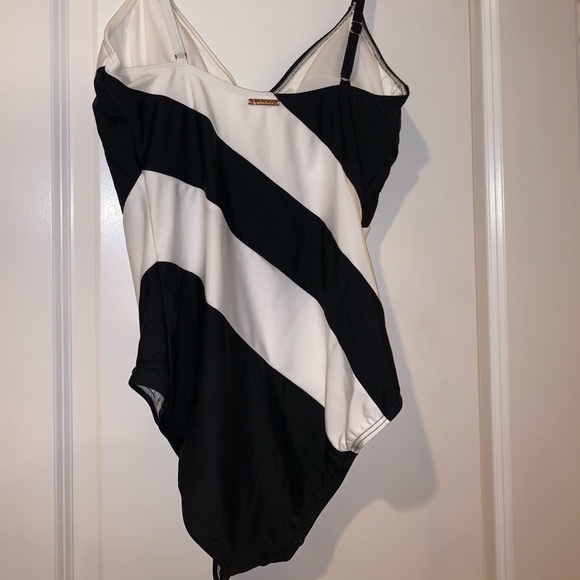 MICHAEL KORS BATHING SUIT - Picture 2 of 5